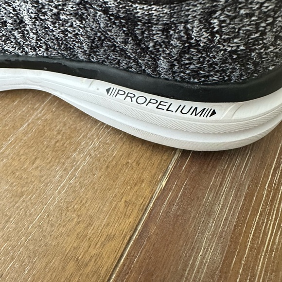 Stylish Women's TechLoom Phantom Running Shoe in Black/White/Melange - Size 5.5 - Picture 6 of 10